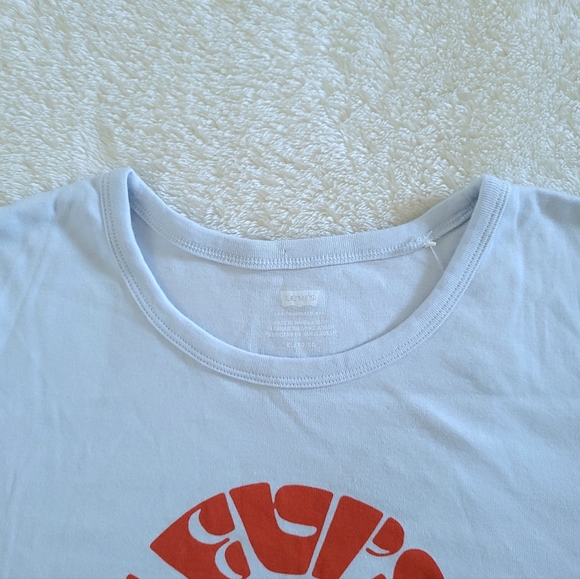 Levi's "Broadcasting🎙 Live From San Francisco California" Graphic Tee👕 - NWT - Picture 4 of 13